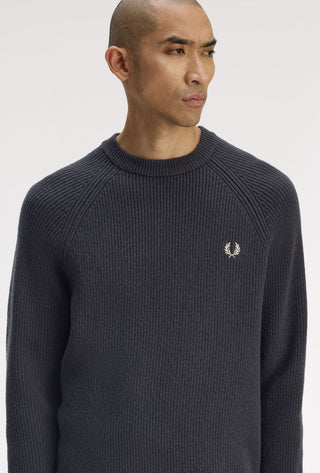 Maglione con maniche raglan in lana d'agnello