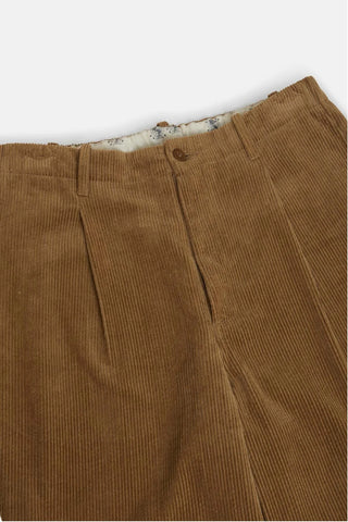 PANTALONI IN VELLUTO A COSTE CON PINCES E GAMBA AFFUSOLATA