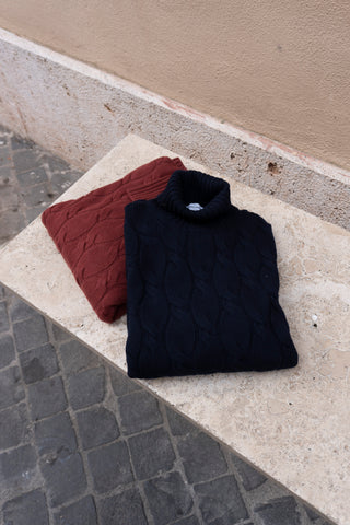 Dolcevita con trecce