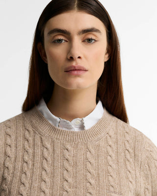 Maglione misto lana Ashdown con taglio morbido e lavorazione a trecce