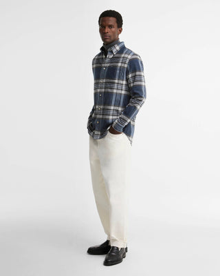 Camicia Dovedale a maniche lunghe leggermente aderente