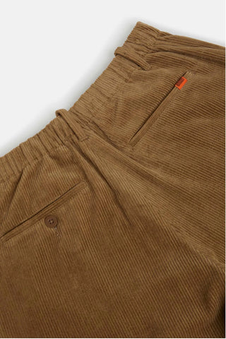 PANTALONI IN VELLUTO A COSTE CON PINCES E GAMBA AFFUSOLATA