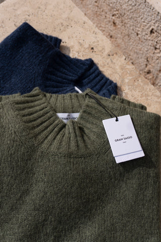 Maglia con collo a barchetta